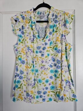 🆕️Floral & Ivy Floral V-Neck Ruffle Sleeve Top